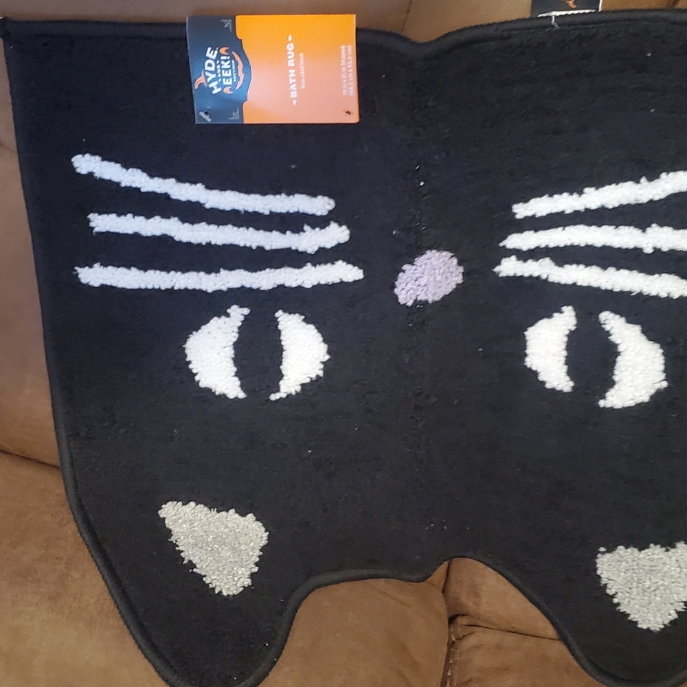 Black Cat-Shaped Plush Pet Mat with White and Gray Accents